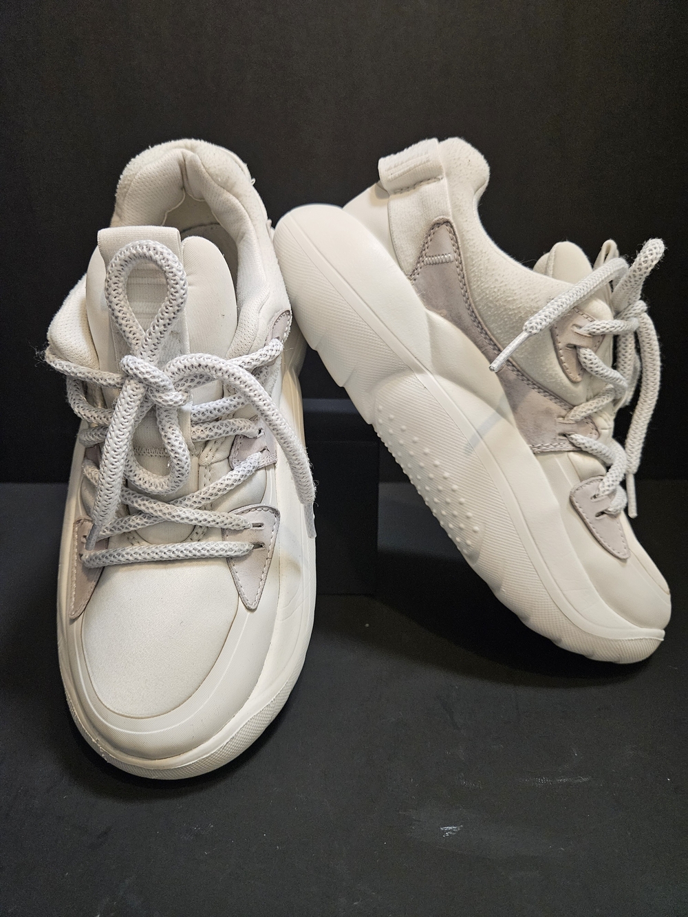 UGG LA Cloud Lace Sneakers Women's Lightweight Platform Shoes White Grey Sz 7
